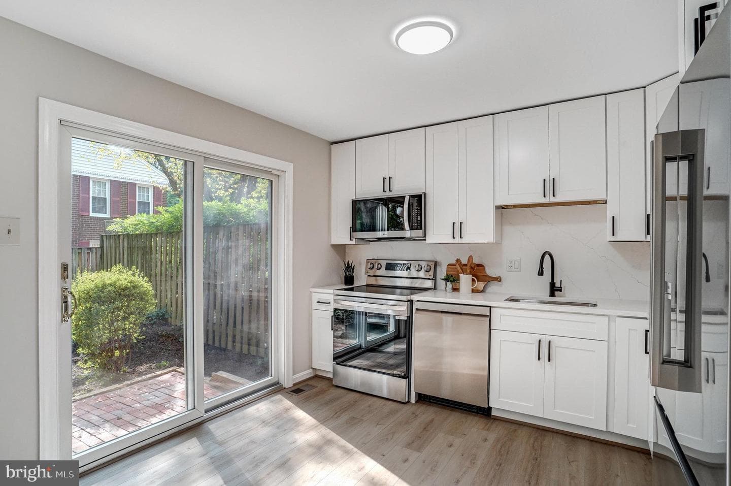 2349 Horseferry Court photo 9