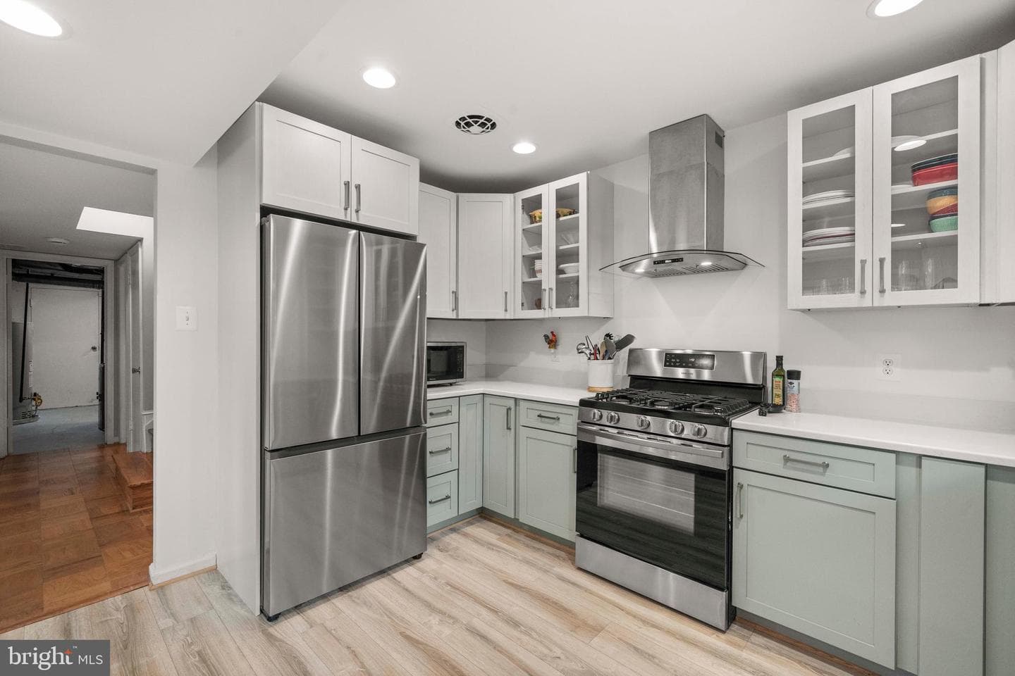 8414 Thames Street photo 13