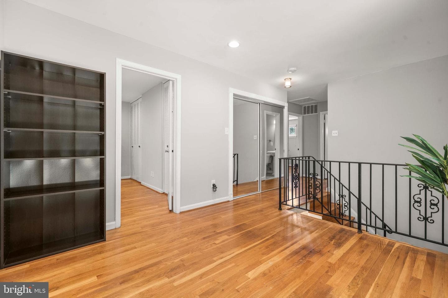 8414 Thames Street photo 31