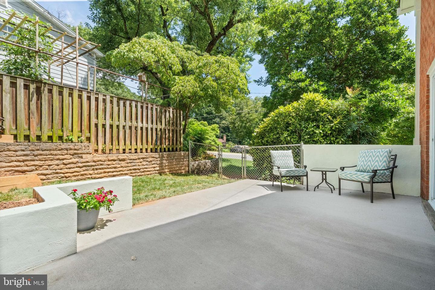 8414 Thames Street photo 34