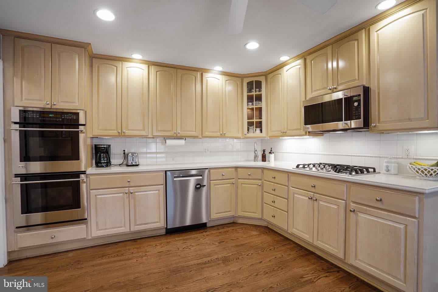 10808 Midsummer Drive photo 9