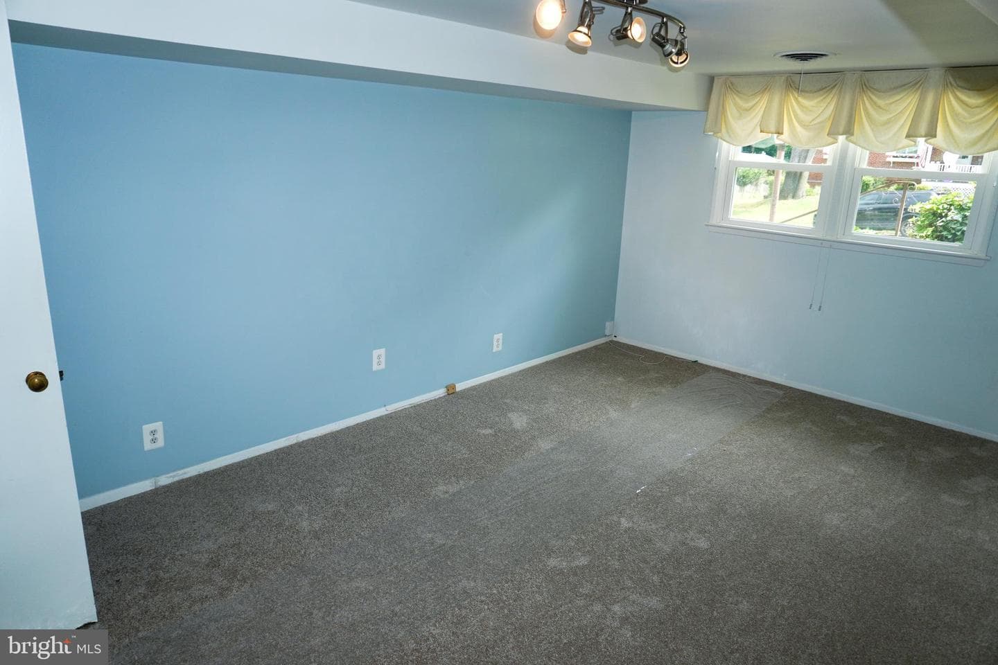7425 Flora Street photo 8