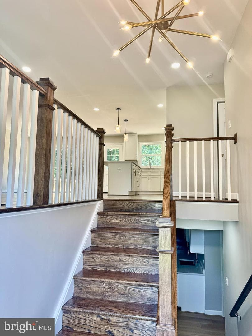 7504 Davian Drive photo 2