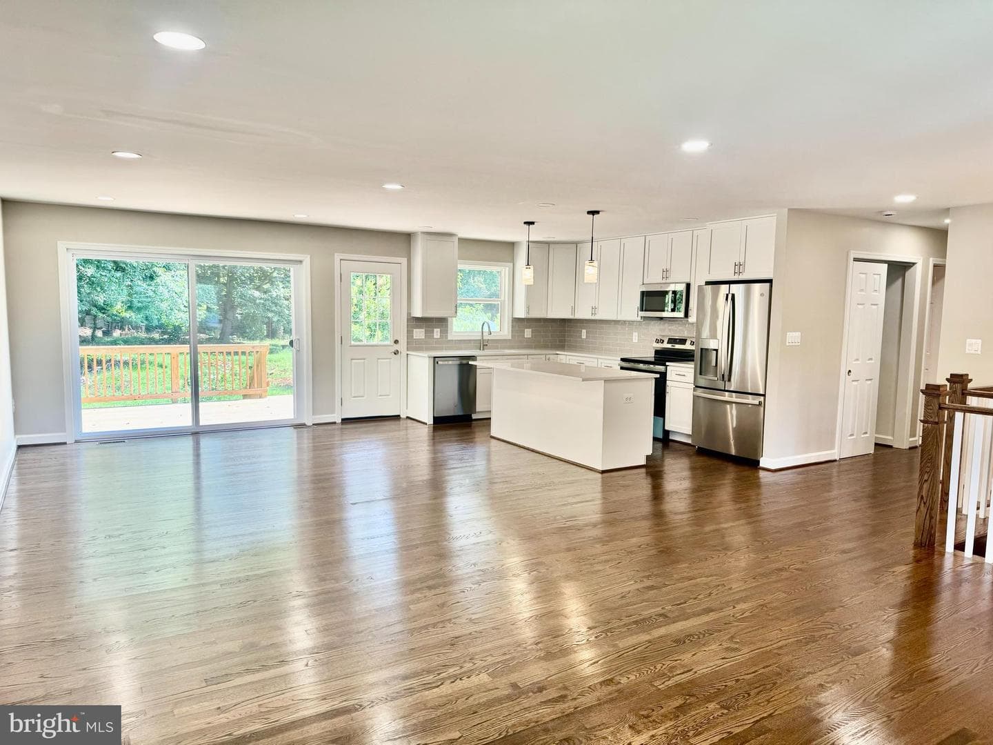 7504 Davian Drive photo 8