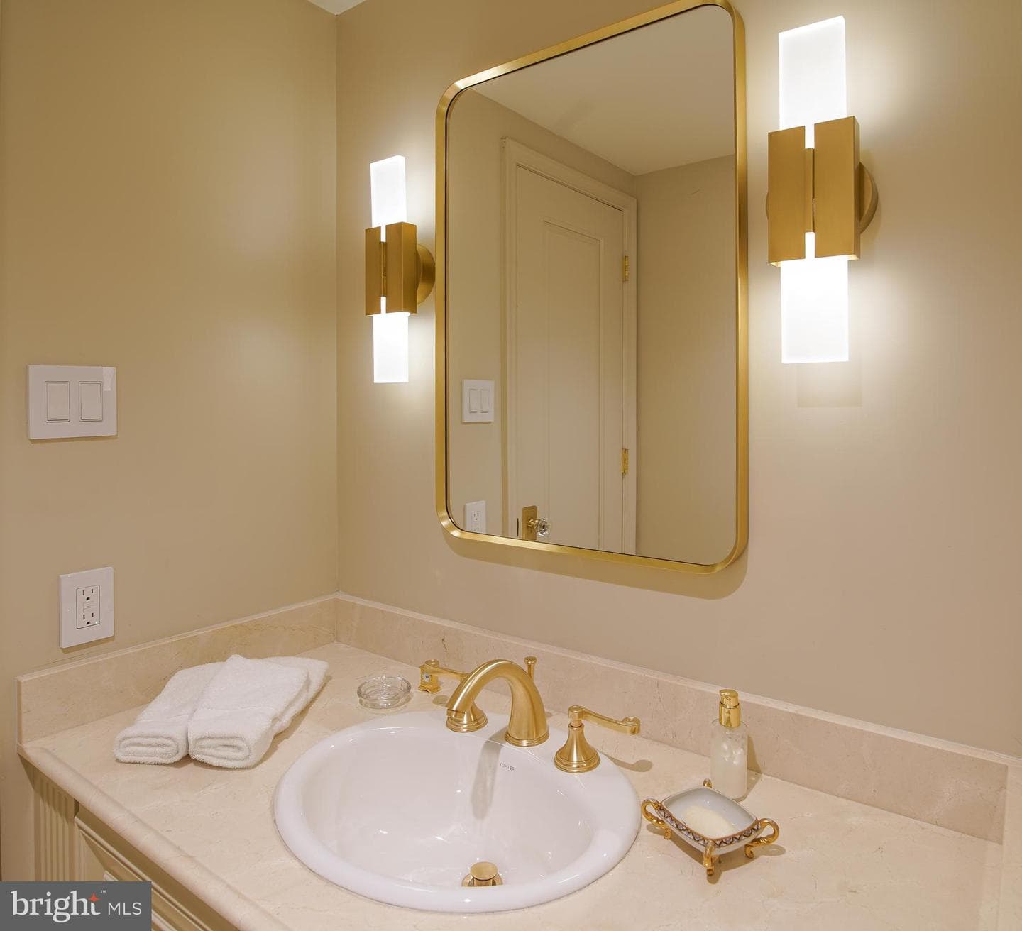 2504 W Meredith Drive photo 7