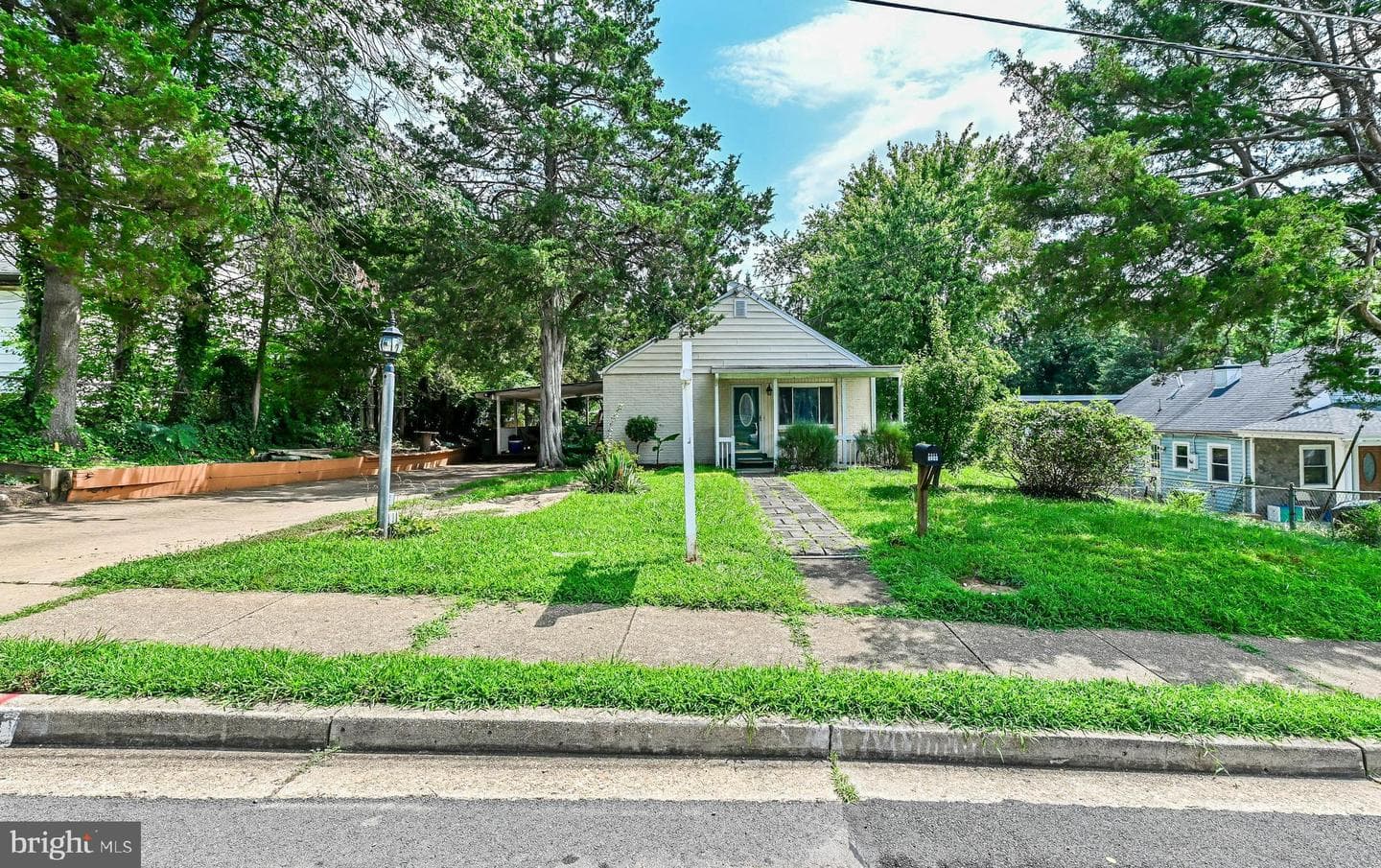 7421 Howard Court photo 4