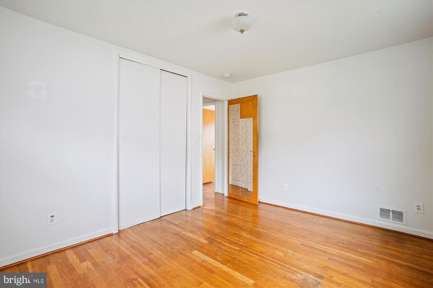 102 Moore Avenue SW photo 15