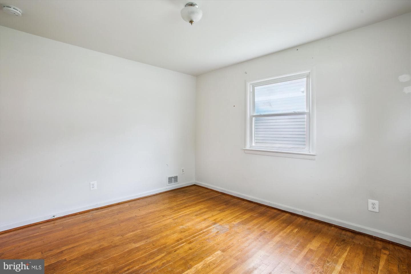102 Moore Avenue SW photo 16