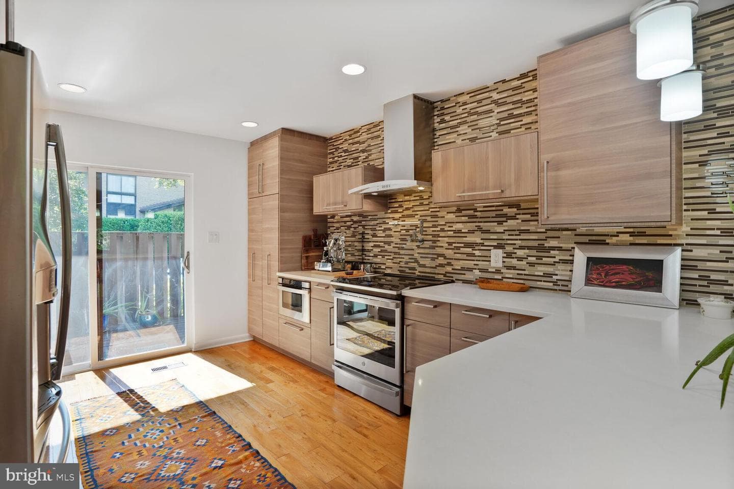 2034 Lakebreeze Way photo 11