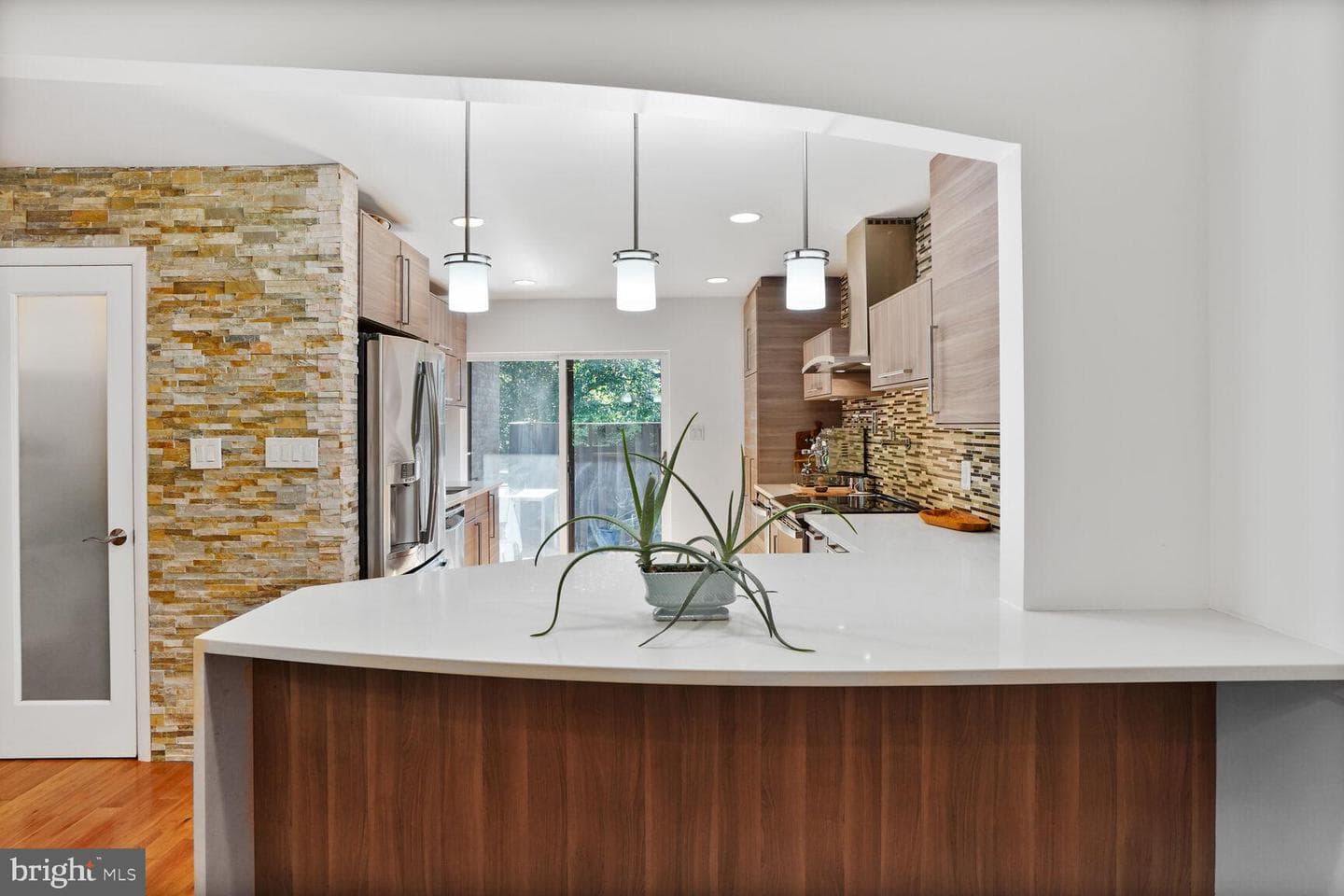 2034 Lakebreeze Way photo 9