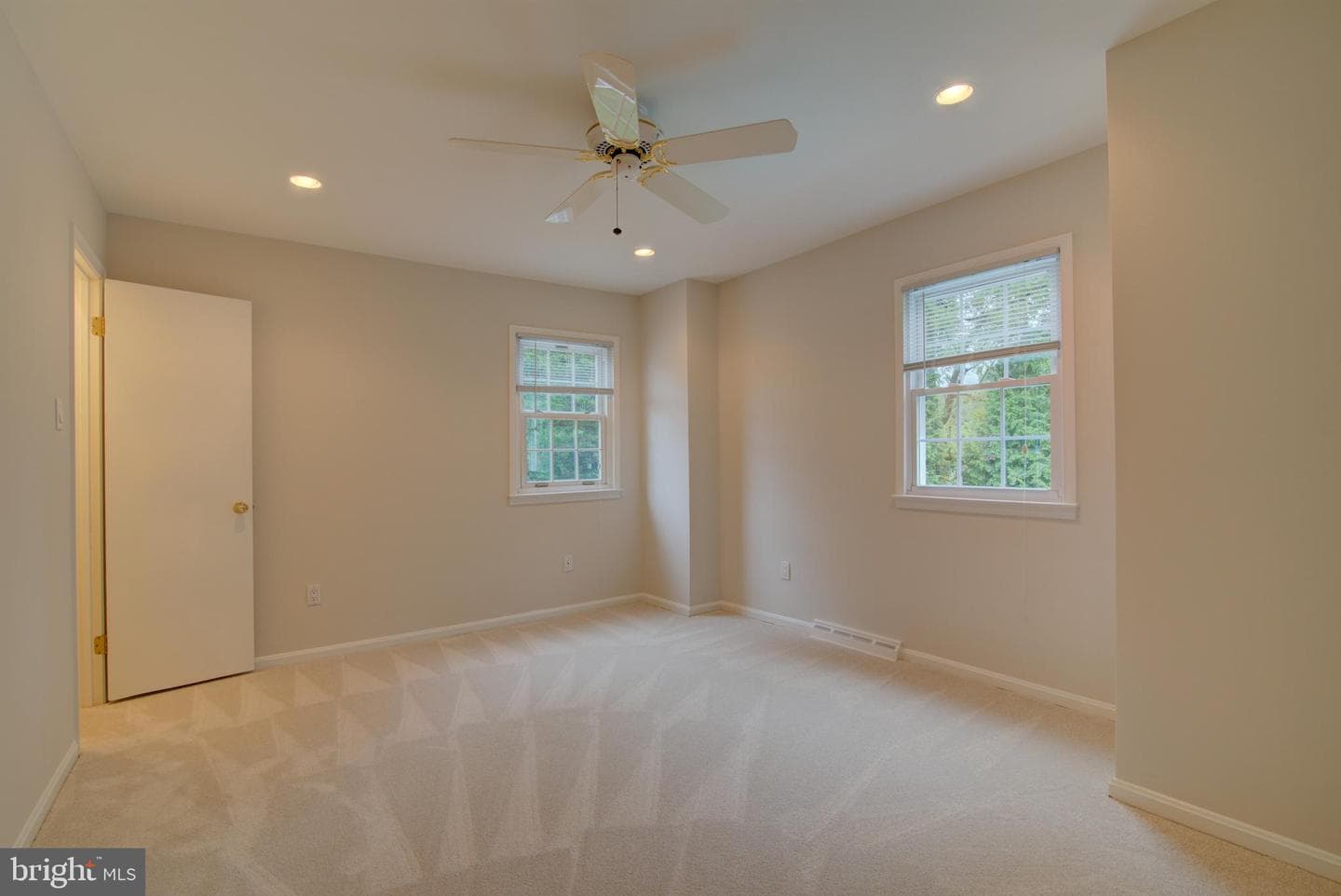 10405 Trumpeter Court photo 24