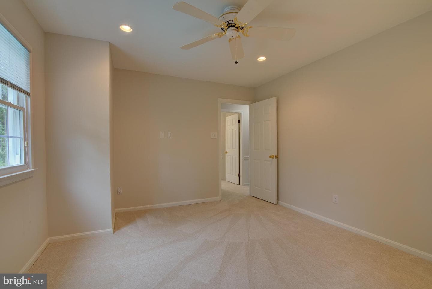 10405 Trumpeter Court photo 25