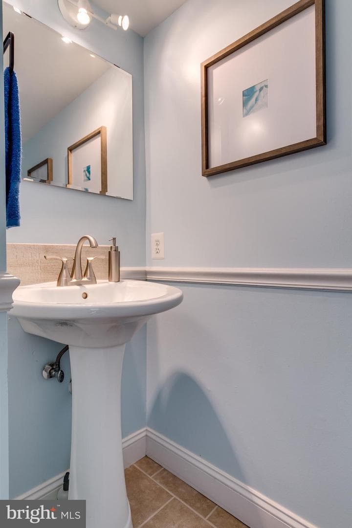 2205 Farougi Court photo 23