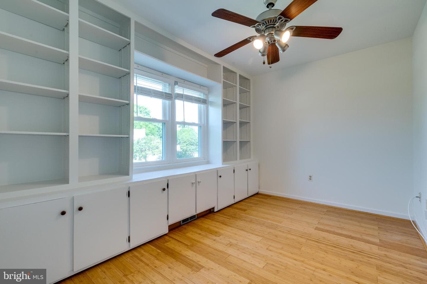 2205 Farougi Court photo 32