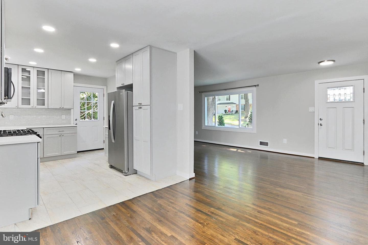 6500 Rivington photo 10