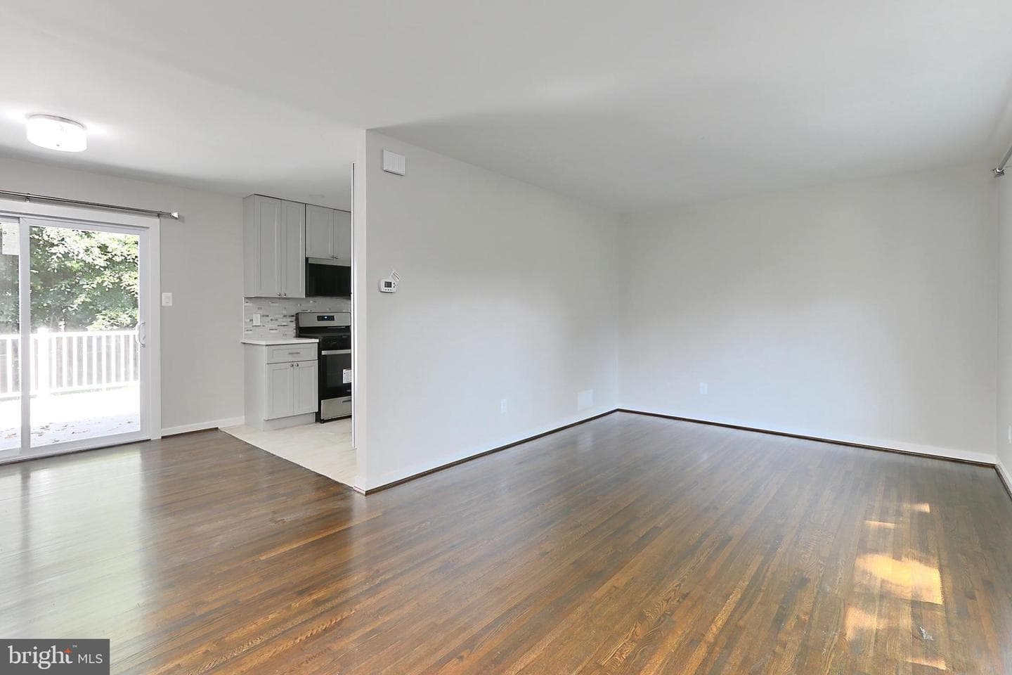 6500 Rivington photo 12