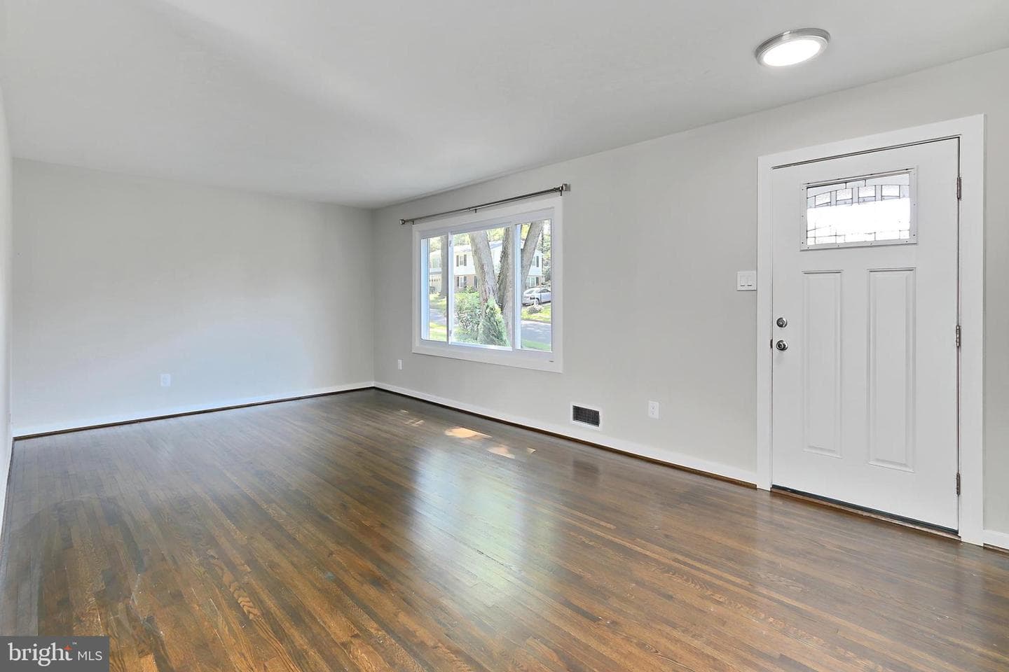 6500 Rivington photo 14
