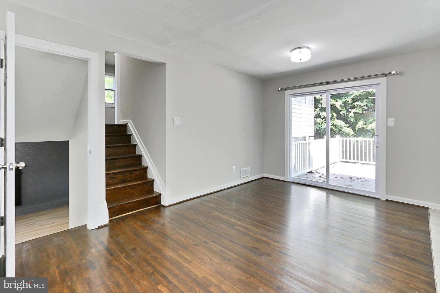6500 Rivington photo 16