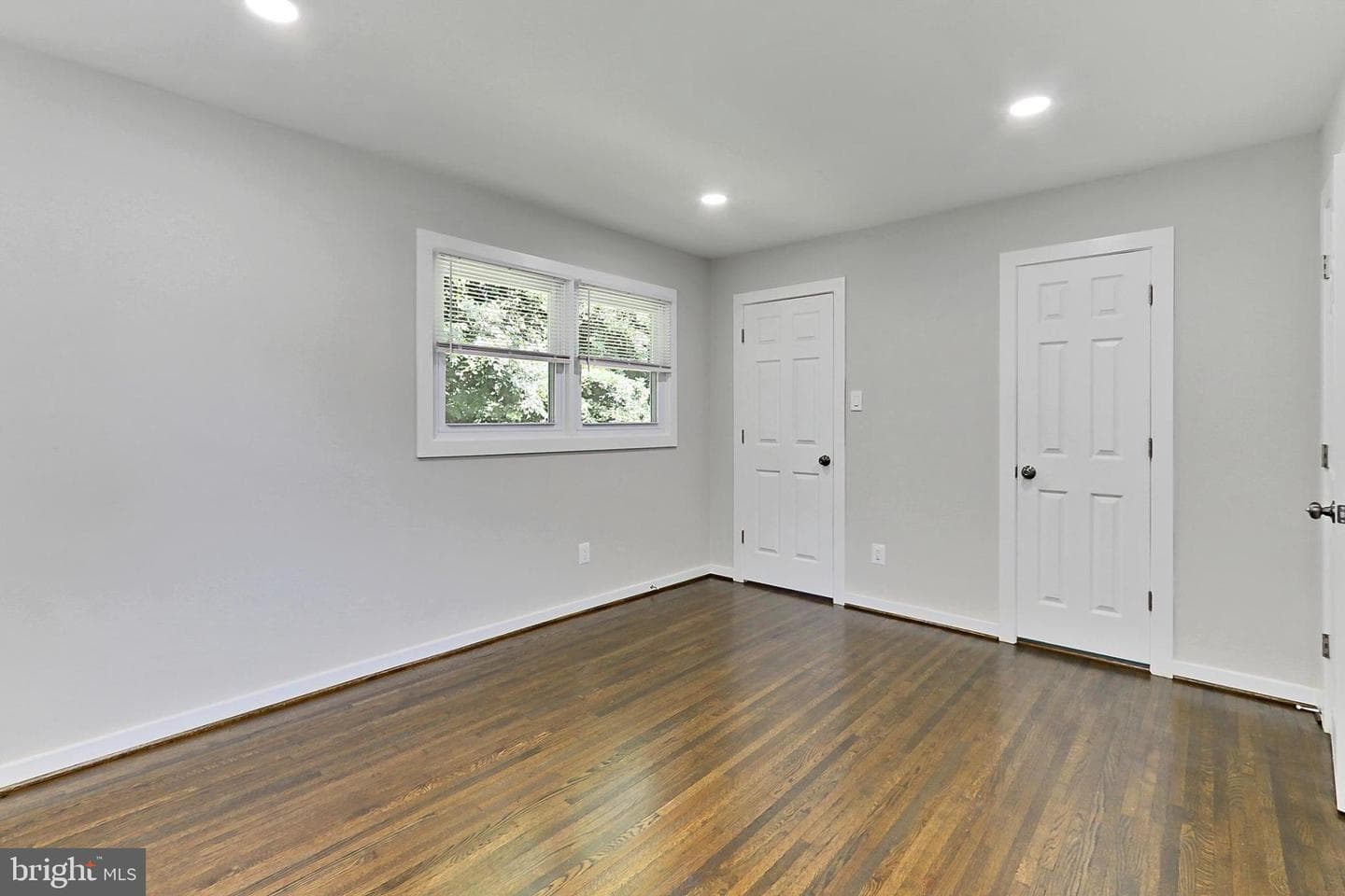 6500 Rivington photo 19