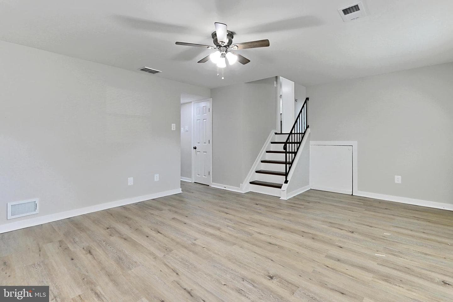6500 Rivington photo 28