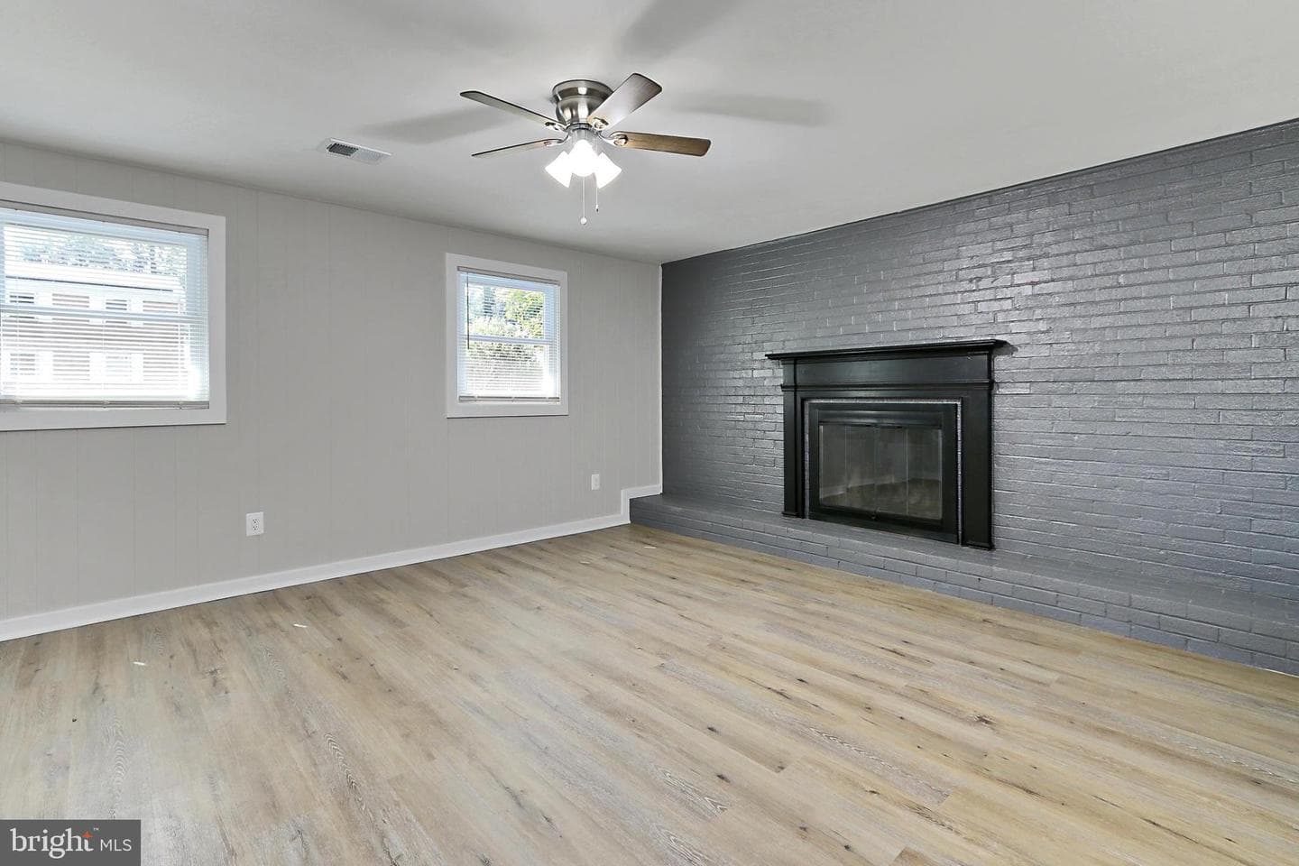 6500 Rivington photo 31