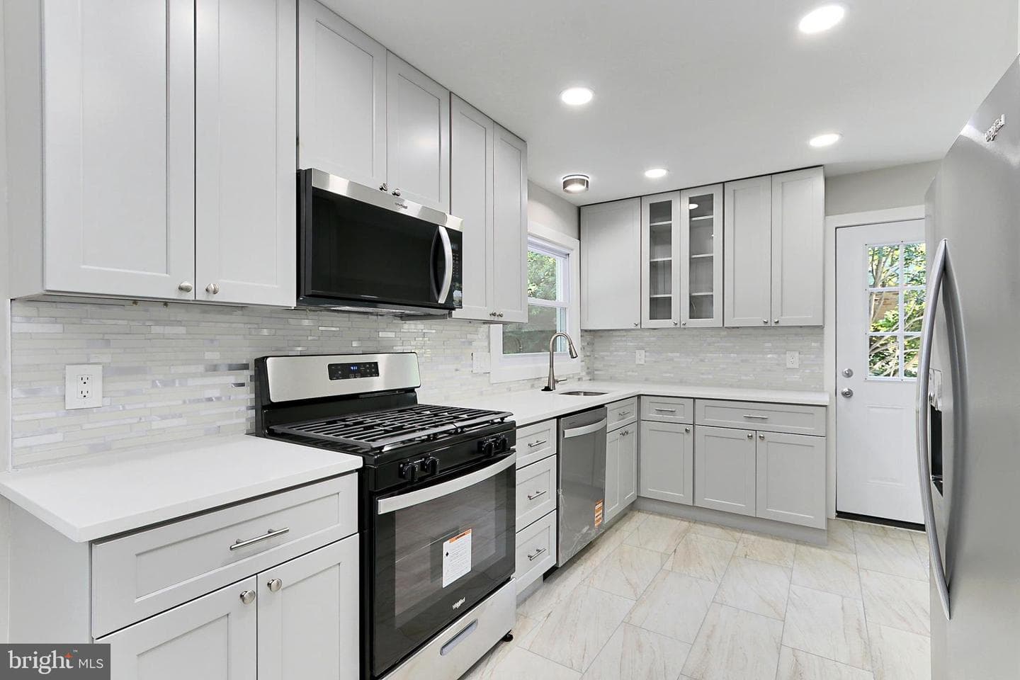 6500 Rivington photo 4