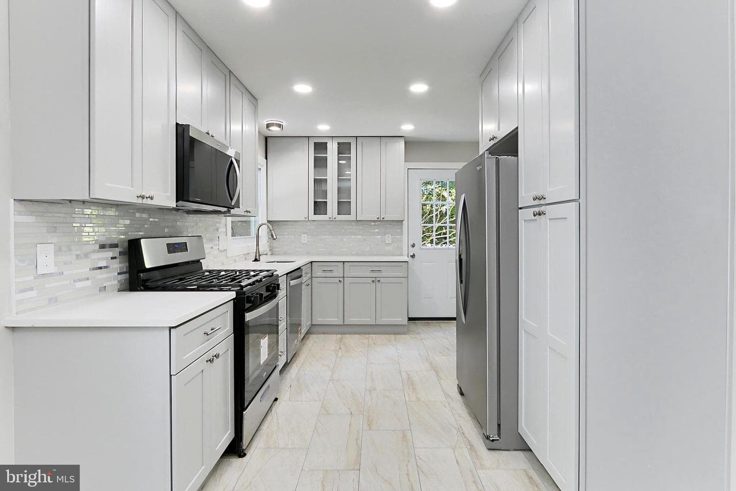 6500 Rivington photo 6