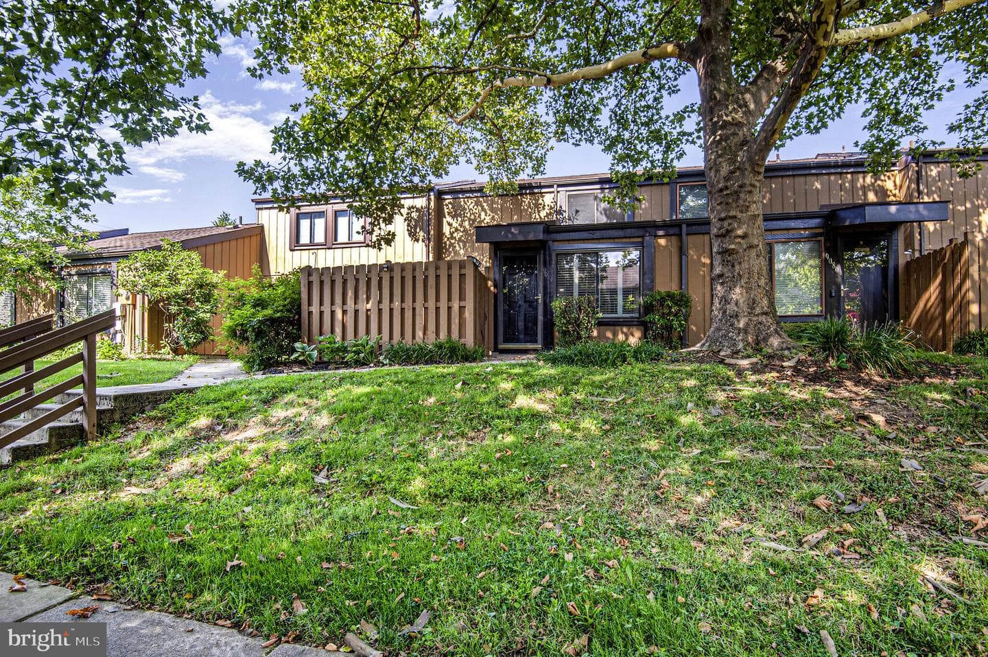 9084 Arlington Boulevard photo 2
