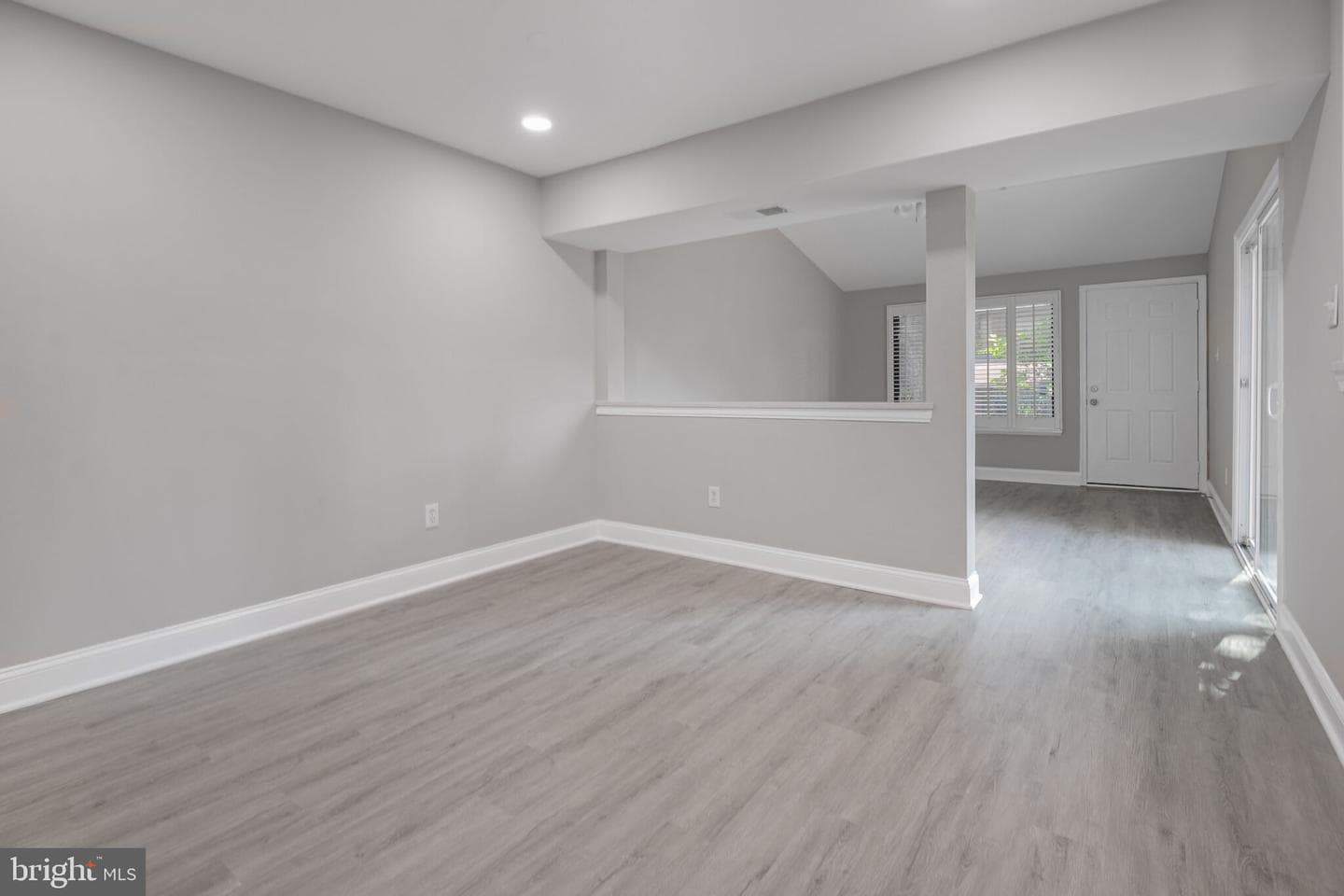 9084 Arlington Boulevard photo 6