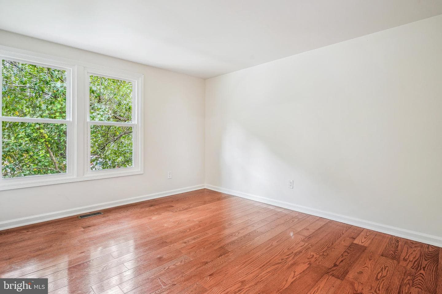 8901 Gutman Court photo 35