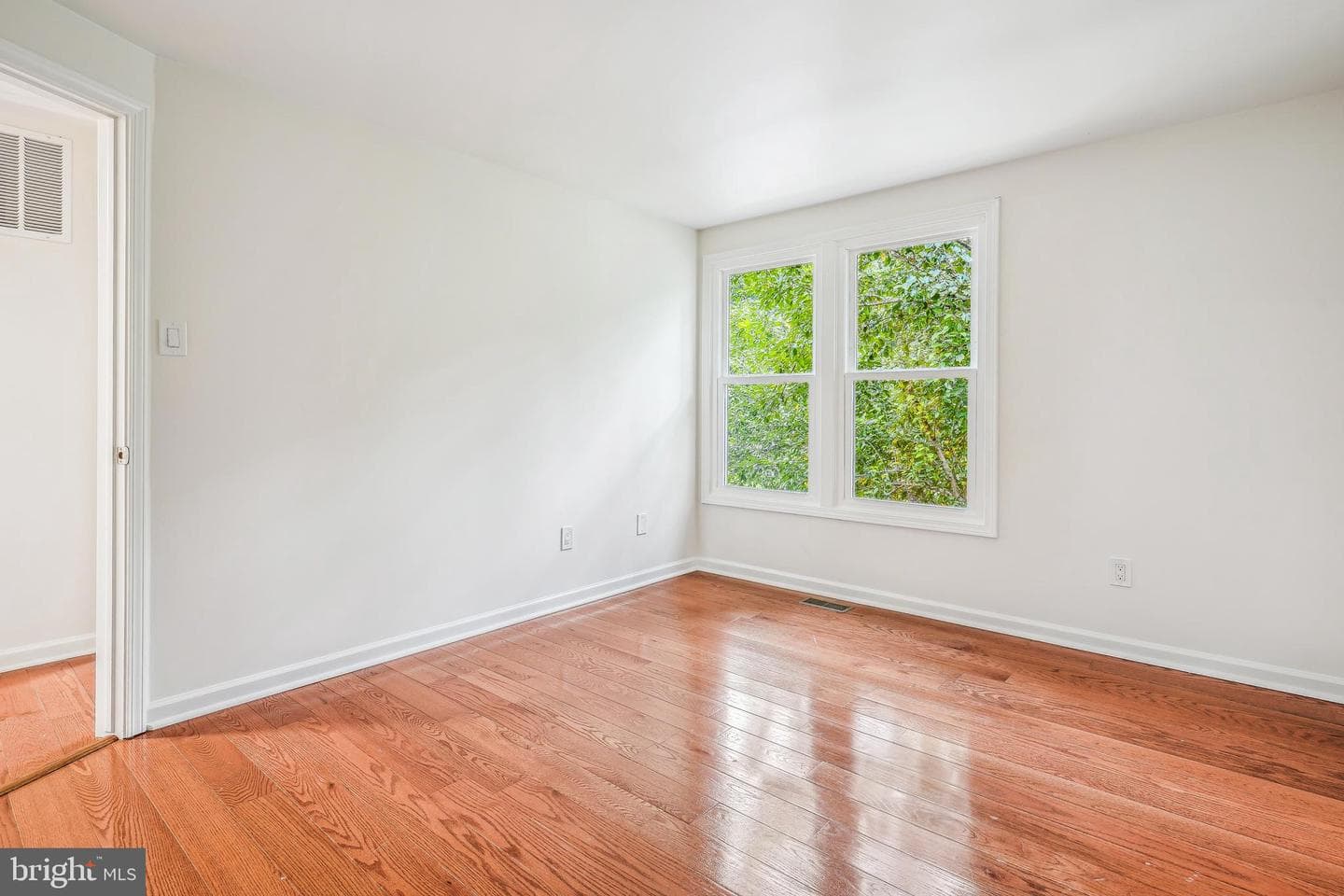 8901 Gutman Court photo 36