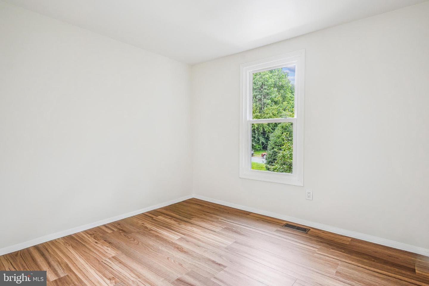 8901 Gutman Court photo 38