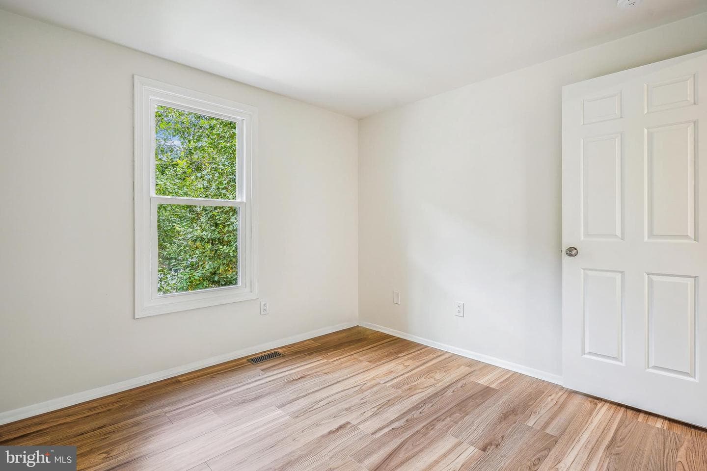 8901 Gutman Court photo 39