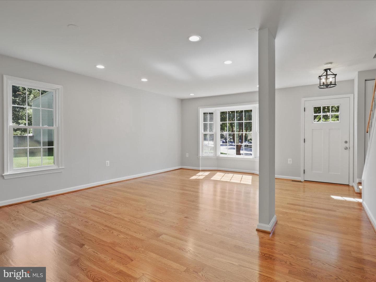 4435 Holly Avenue photo 10