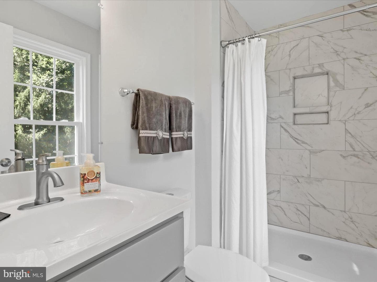 4435 Holly Avenue photo 15