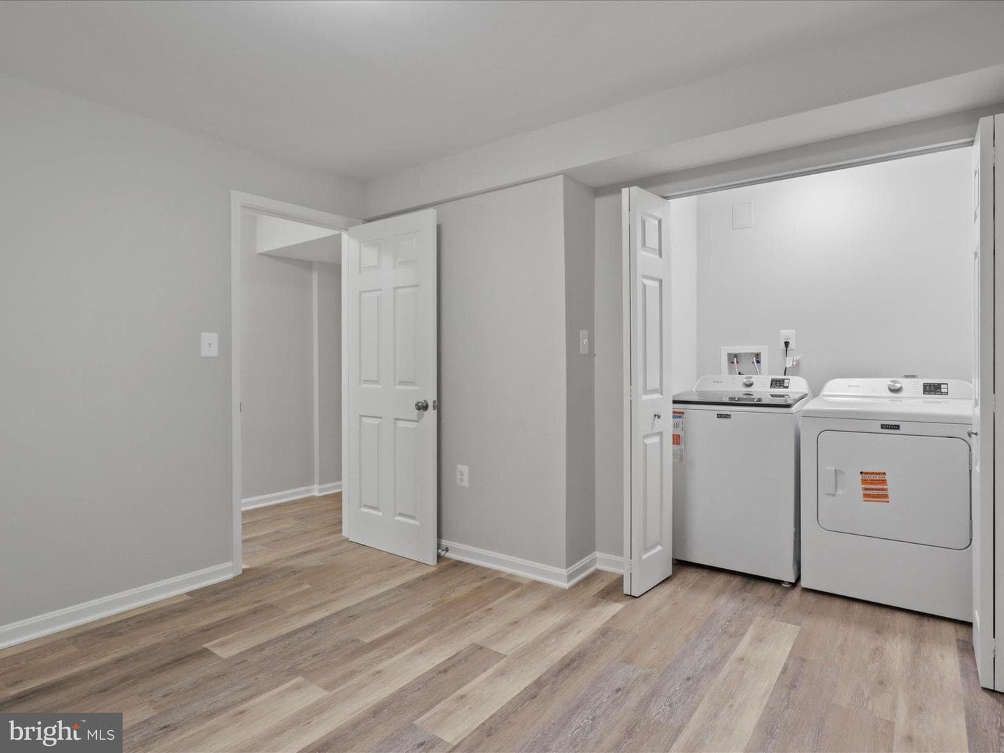 4435 Holly Avenue photo 23