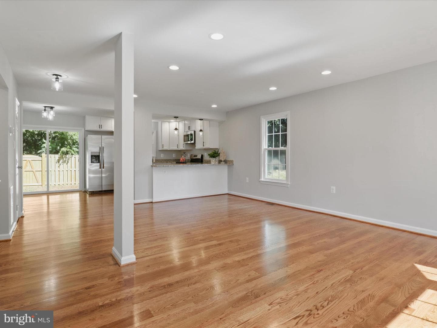 4435 Holly Avenue photo 8