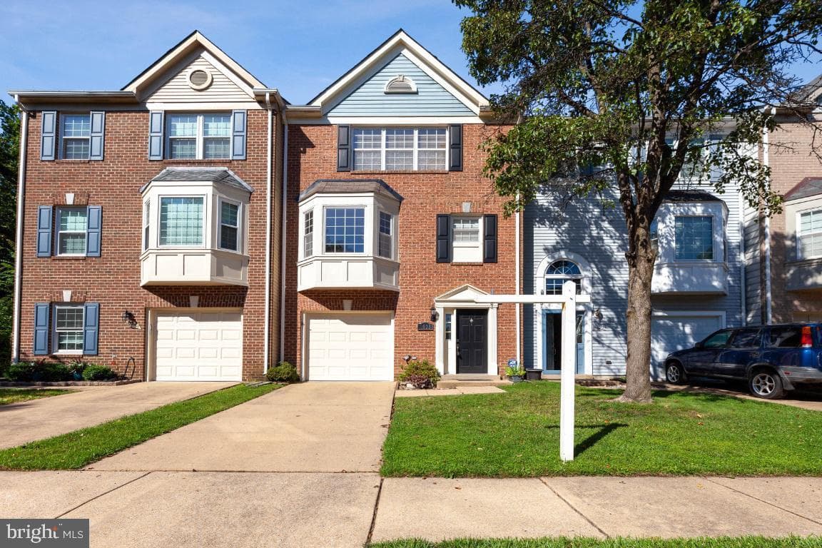 6033 Lands End Lane