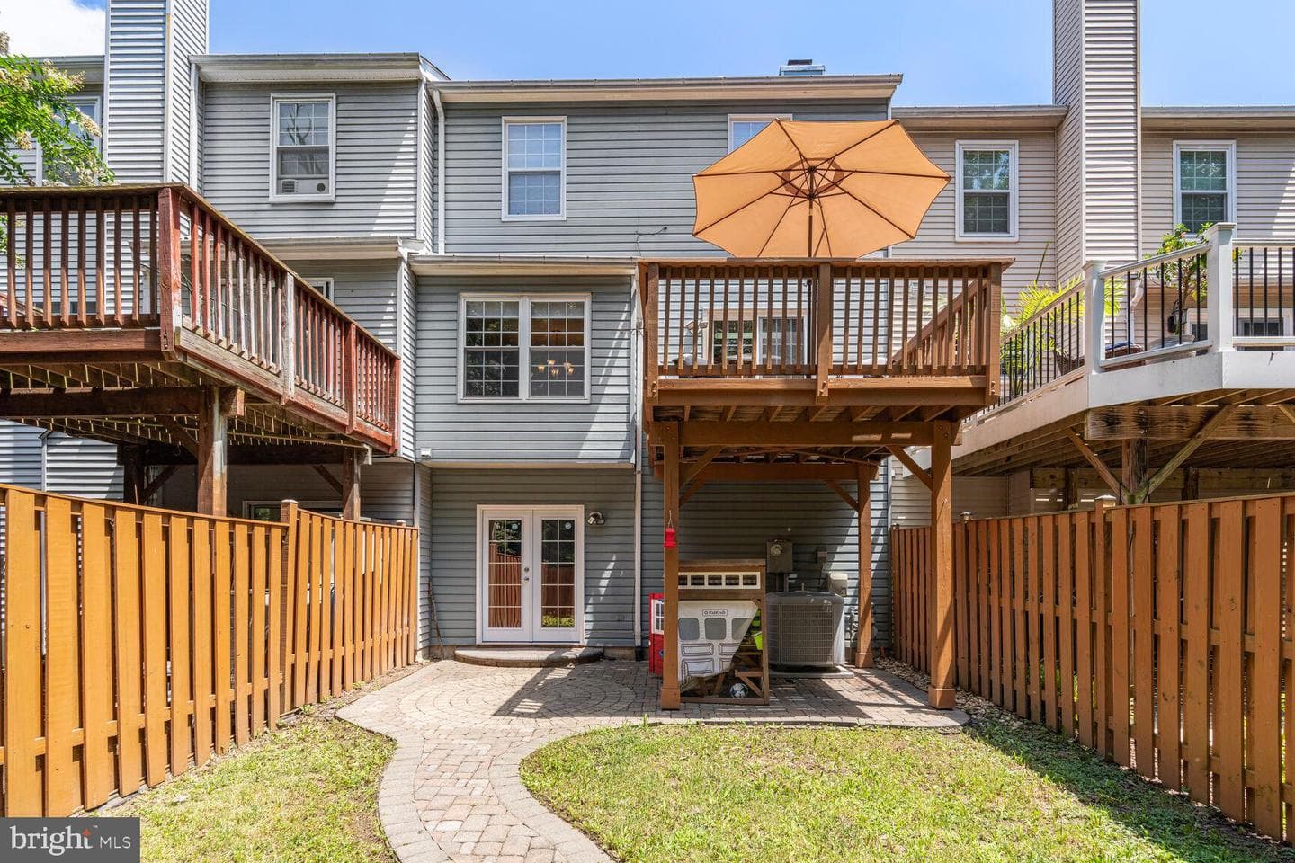 6033 Lands End Lane photo 11