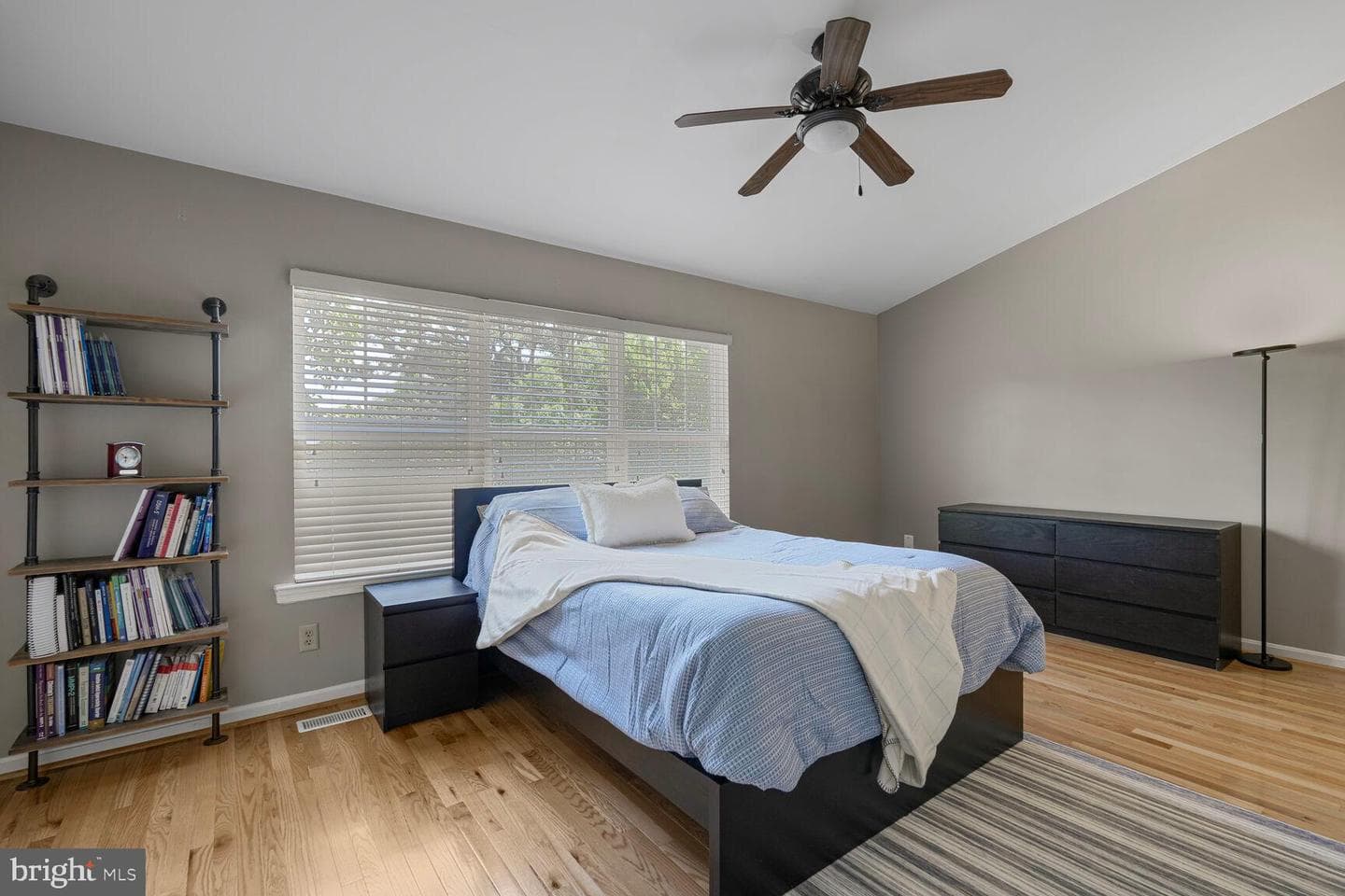 6033 Lands End Lane photo 16