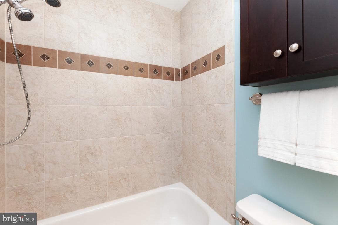 6033 Lands End Lane photo 22