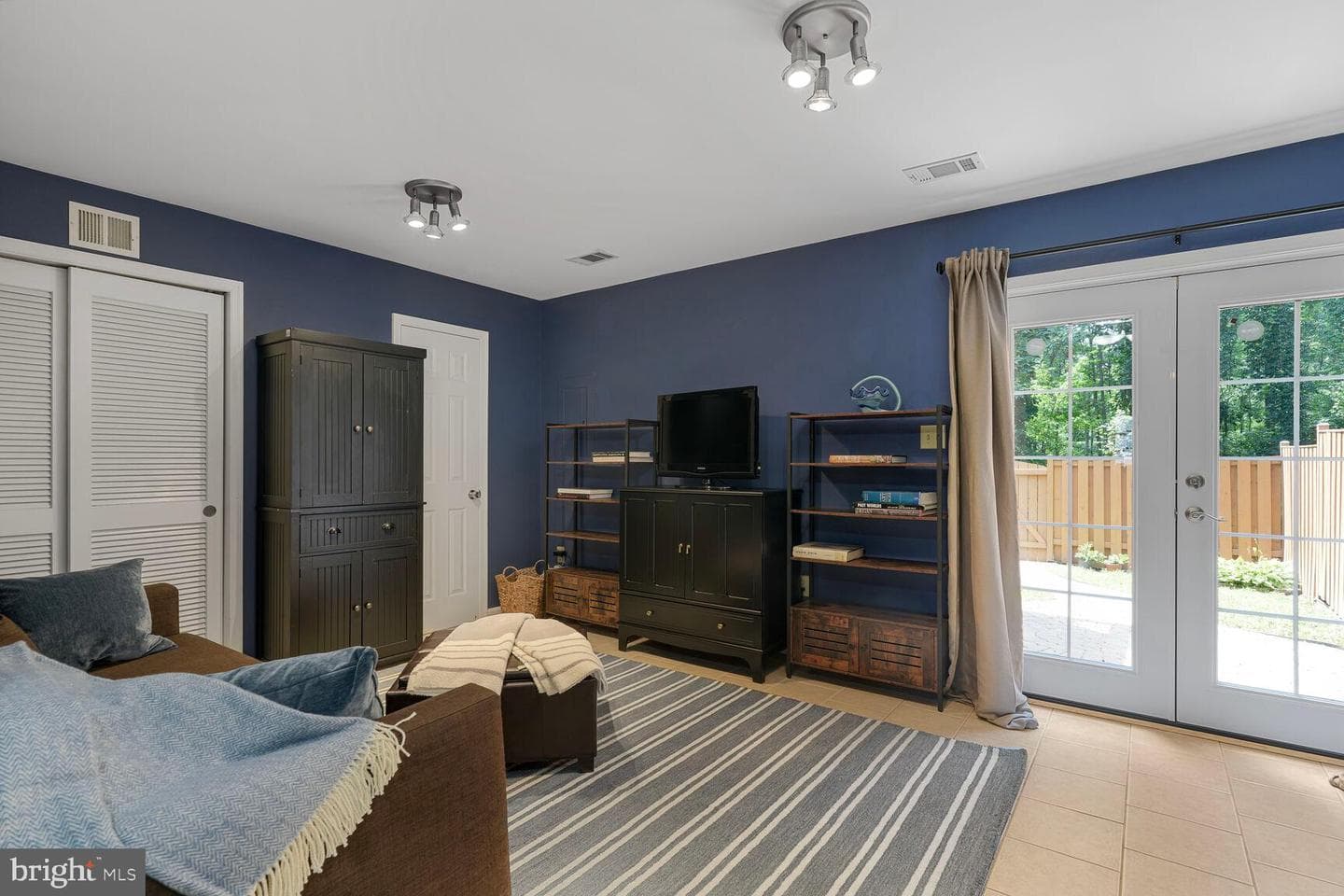 6033 Lands End Lane photo 28