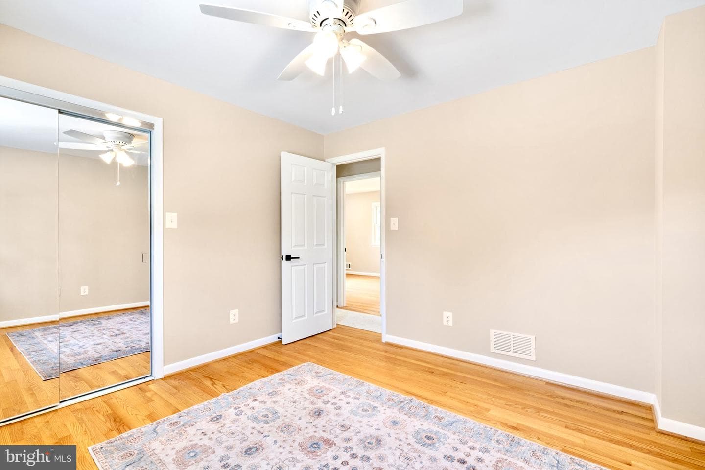 2811 Elsmore Street photo 22