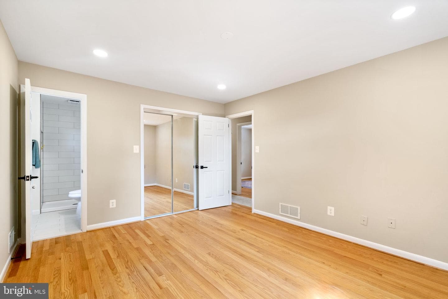 2811 Elsmore Street photo 25