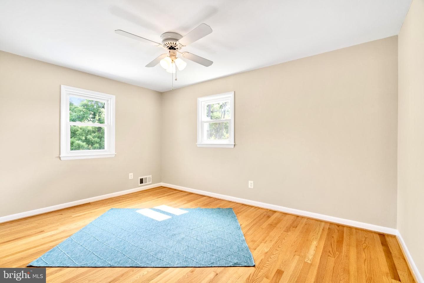 2811 Elsmore Street photo 26