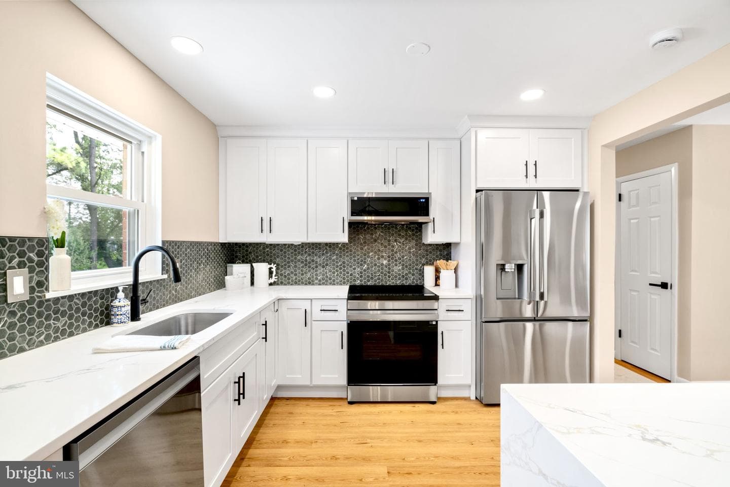 2811 Elsmore Street photo 5