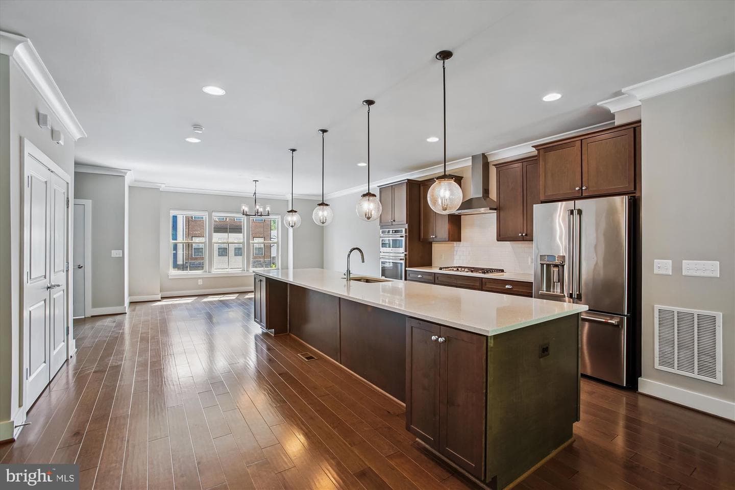 7770 Belvale Drive photo 4