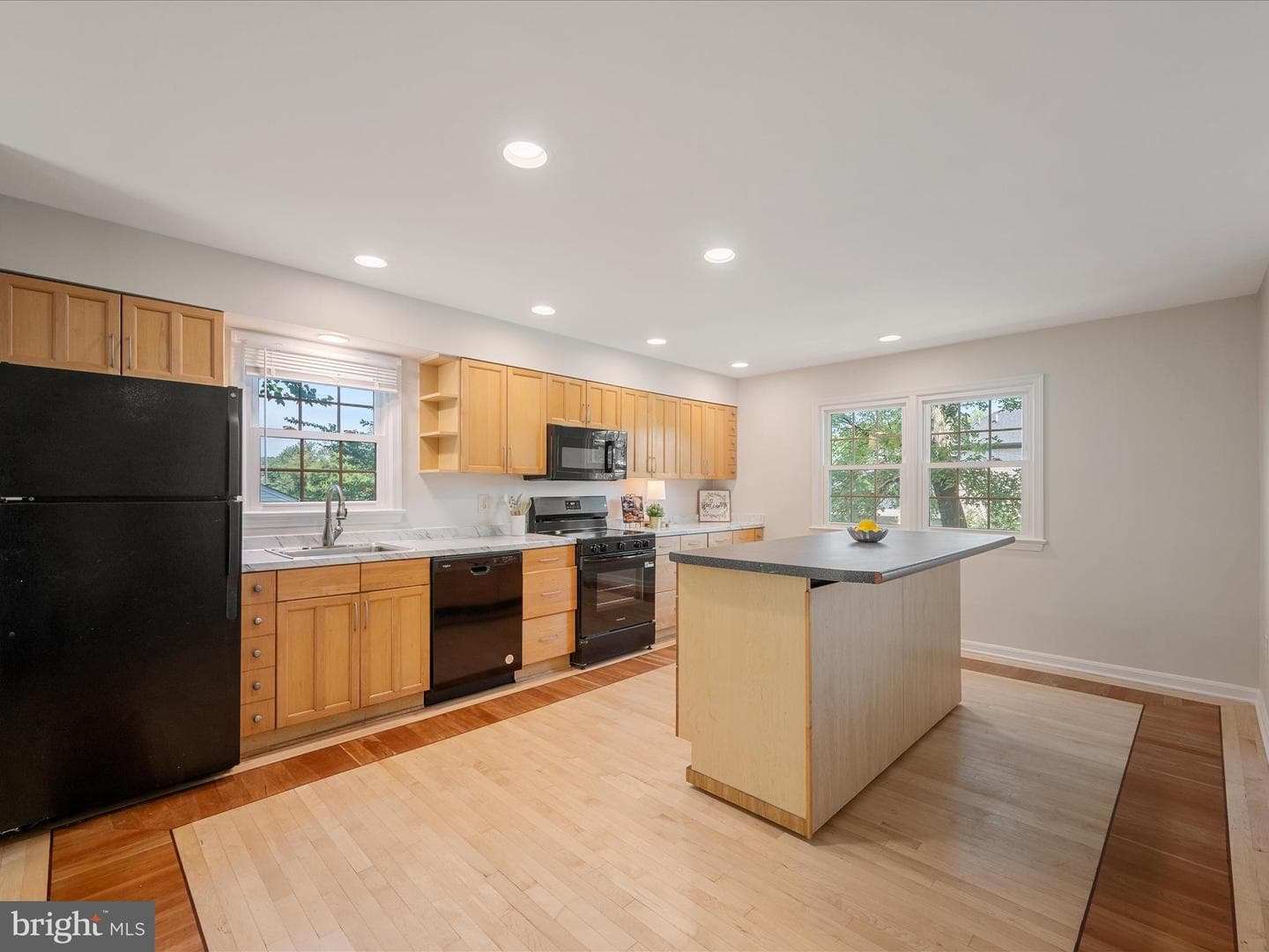 855 Park Avenue photo 12