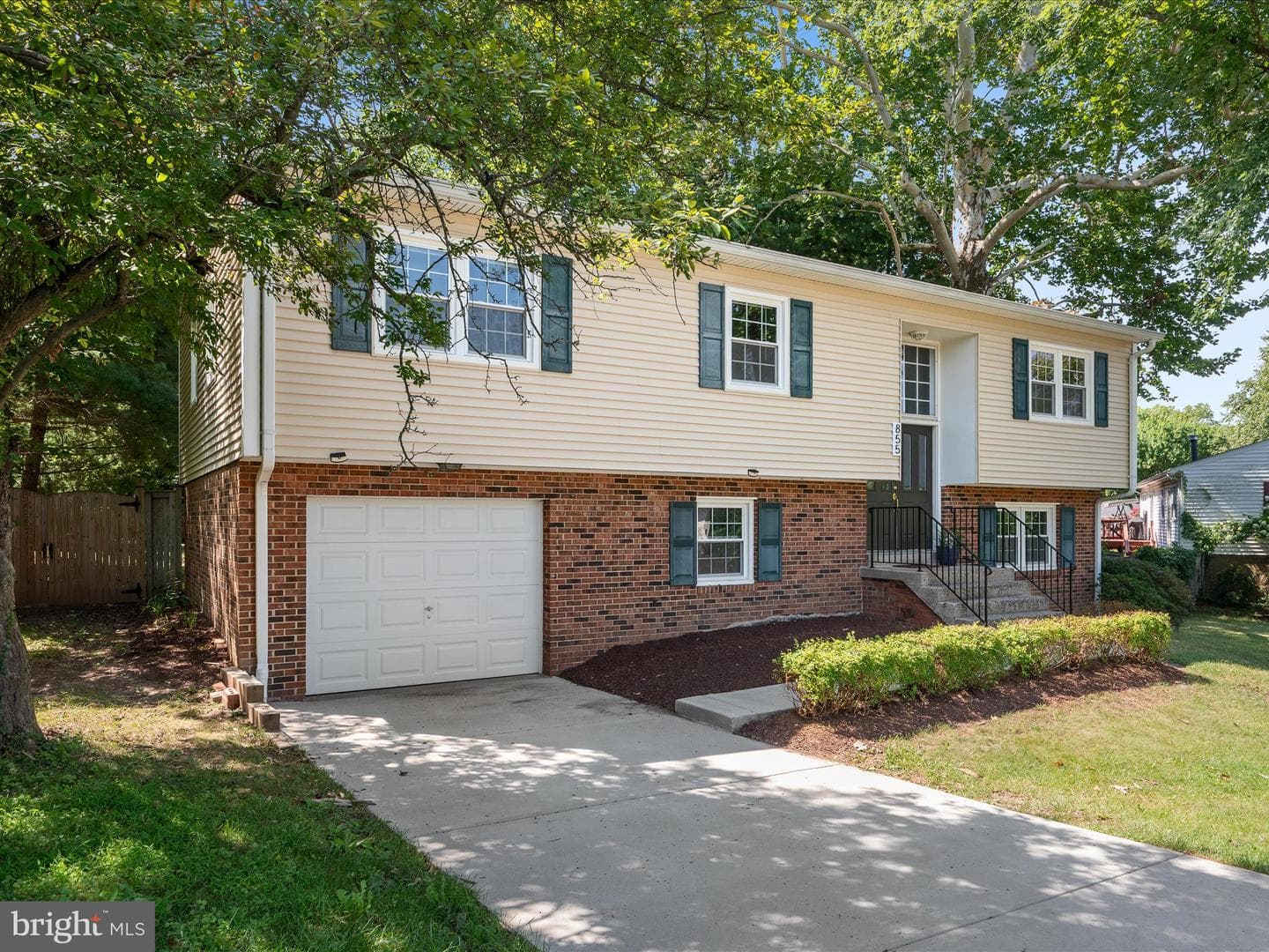 855 Park Avenue photo 2