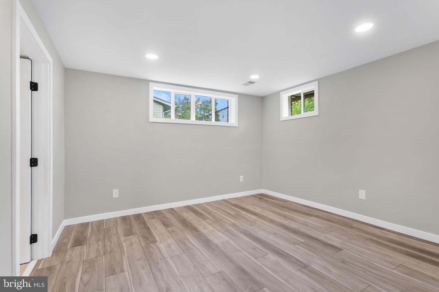 8912 Sylvania Street photo 18